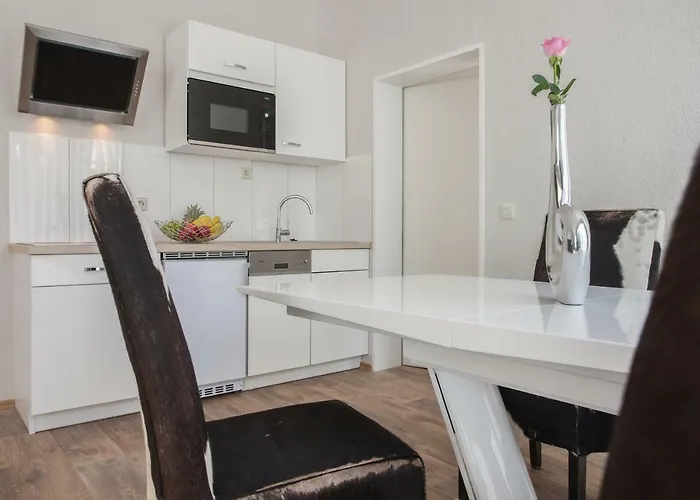 Piste Und Pedale , Deine Bude-dein Abenteuer Winterberg